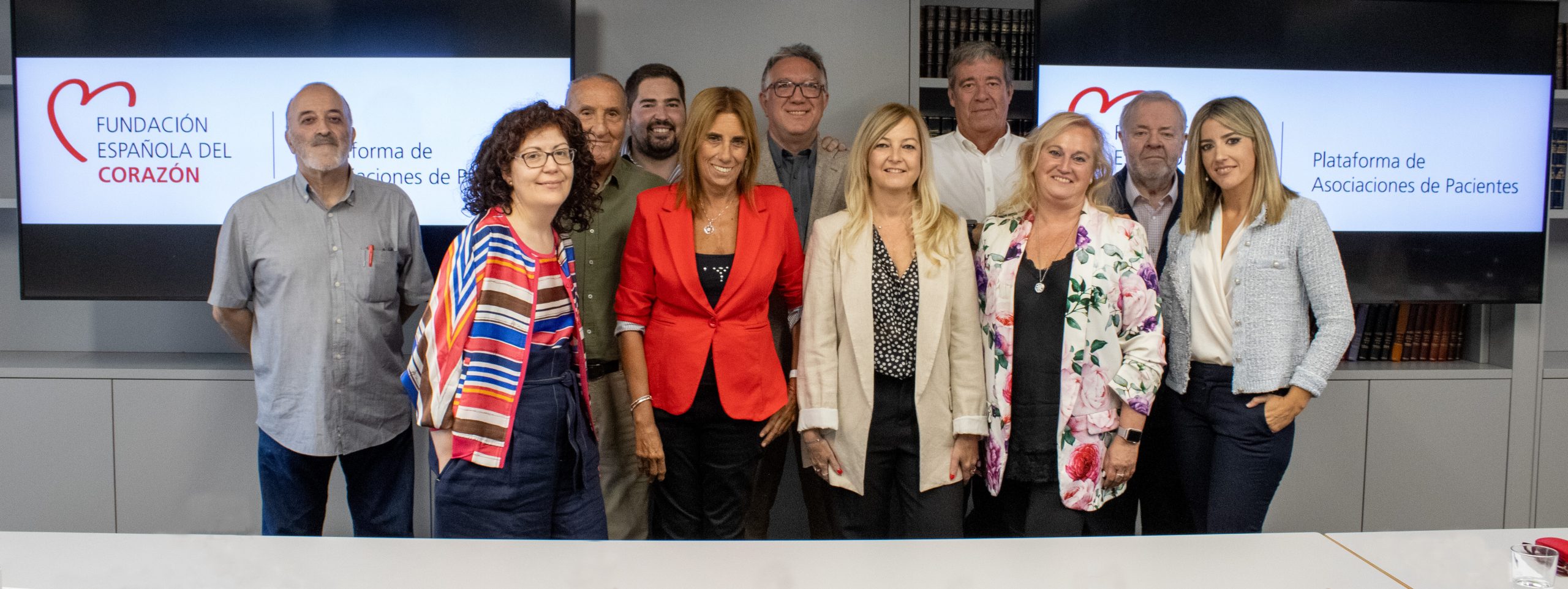 Maite San Saturnino, primera desde la derecha, junto a miembros de la Plataforma de Pacientes de la Fundación Española del Corazón